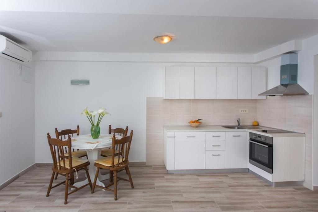 Apartments Anka Trsteno Exterior photo